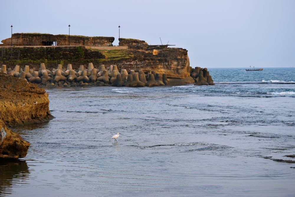 The sea and the fort at Diu