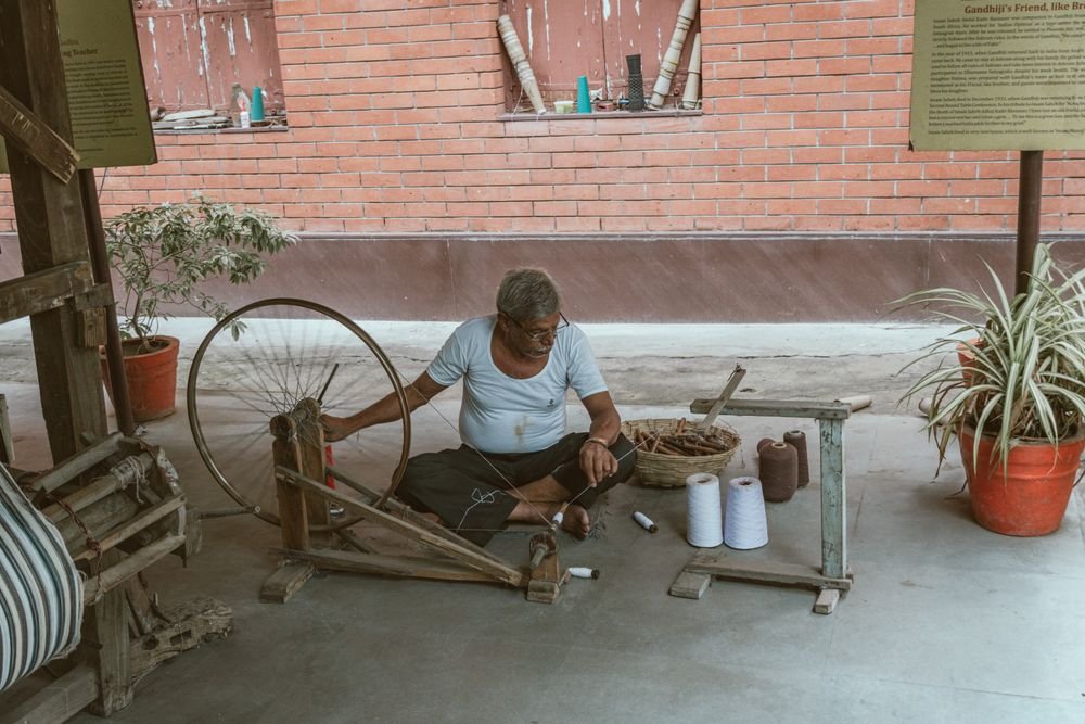 Spinning thread on a charkha