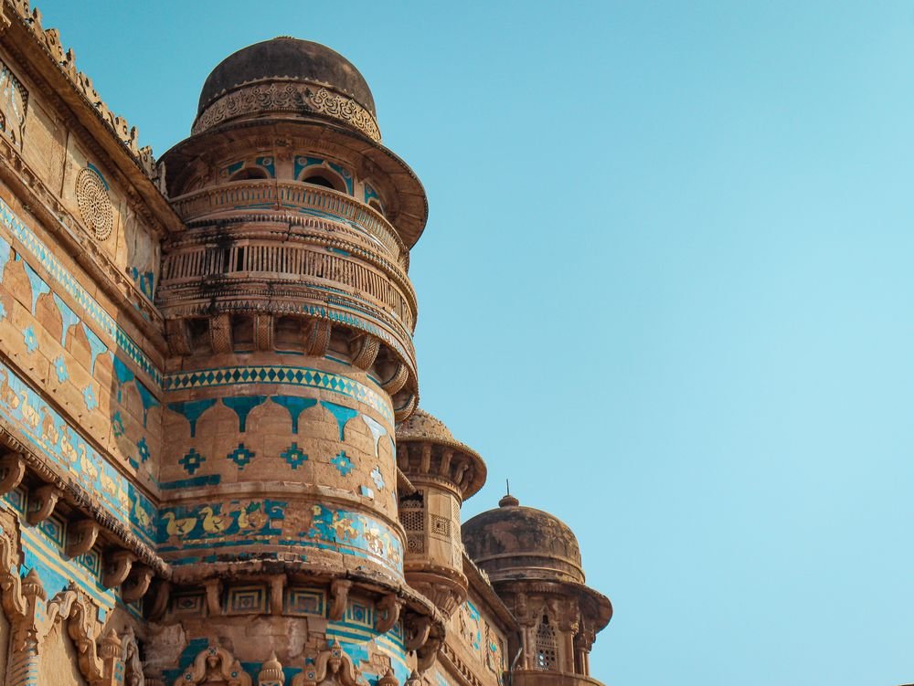 Tilework on the walls of Gwalior Fort