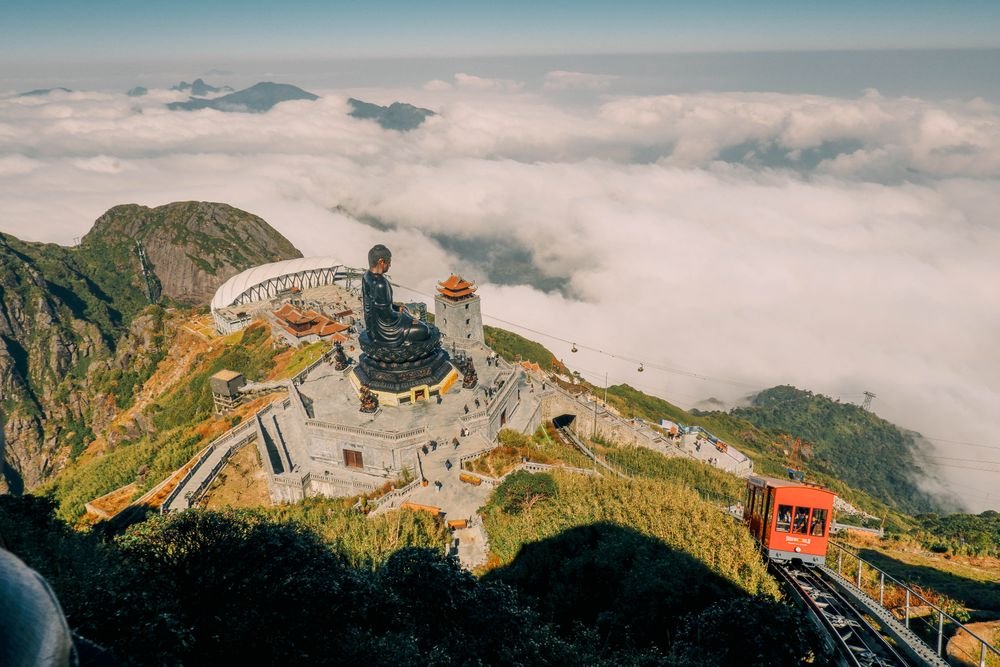 Fansipan summit and its Buddha statue
